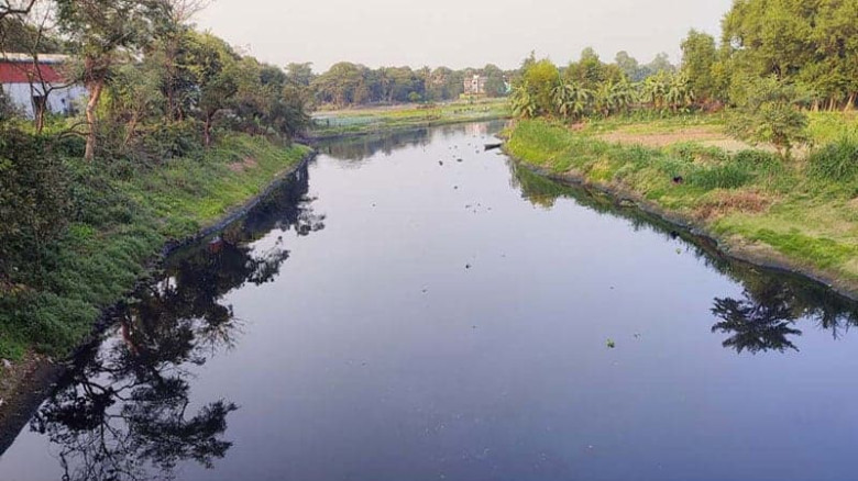 শিল্পবর্জ্যের দূষণে নদ-নদী মৃত প্রায়