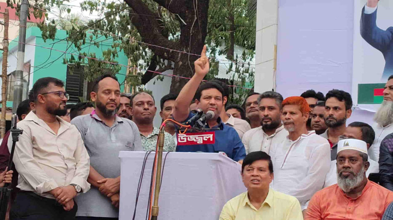 বিএনপির নেতাকর্মীরা কখনো শেখ হাসিনার মত দেশ ছেড়ে পালায়নি : এমপি আজাদ